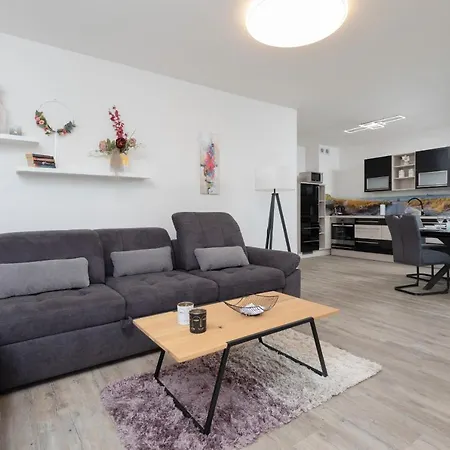 River And Port View Apartment By Noclegi Renters Swinemünde Exterior foto