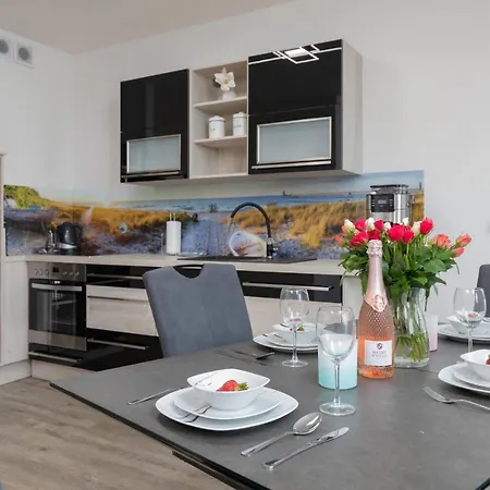 River And Port View Apartment By Noclegi Renters Swinemünde Exterior foto