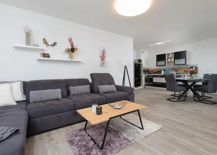 River And Port View Apartment By Noclegi Renters
