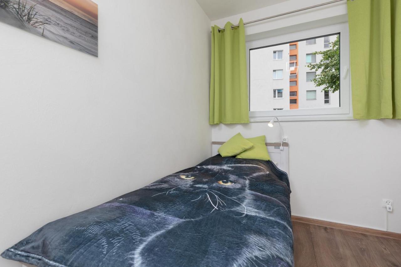 Apartment River And Port View By Renters *