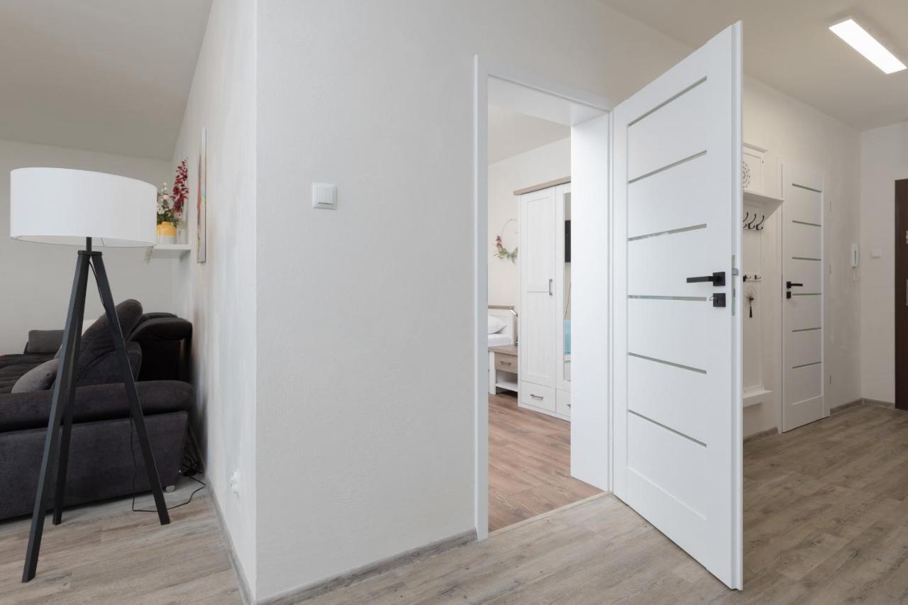 River And Port View By Renters *