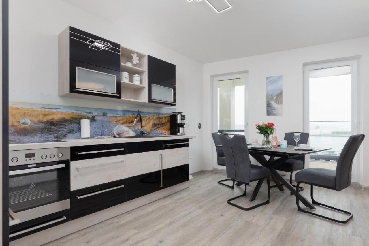 River And Port View By Renters